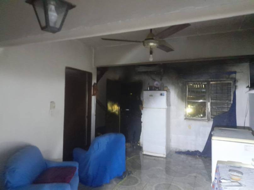 Bomberos comenzaron el 2025 con arduo trabajo: apagaron incendios y ayudaron a vecinos