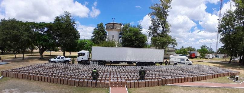 Incautaron una impactante carga de cigarrillos ilegales con destino Chubut- Incautaron una impactante carga de cigarrillos ilegales con destino Chubut