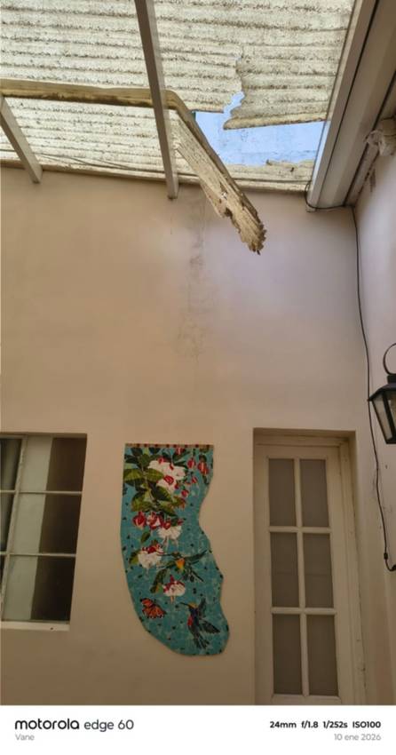 Murió un abogado que había caído desde un techo en Goya