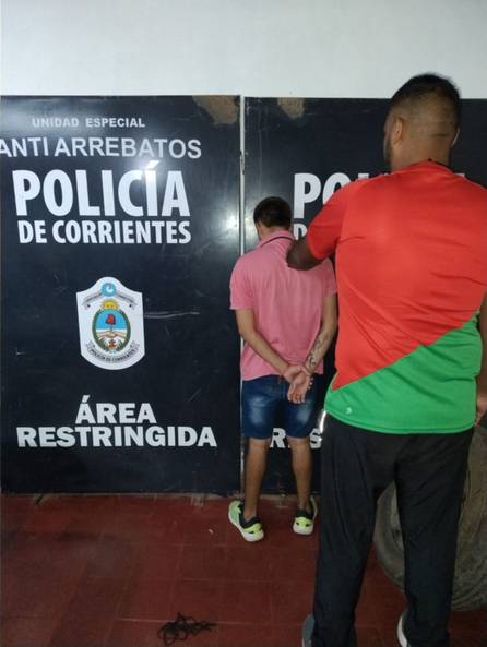 Sorprendieron a un joven con 16 envoltorios de cocaína- Sorprendieron a un joven con 16 envoltorios de cocaína