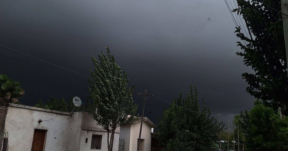 Fuerte temporal en San Roque: voladuras de techos y caída de árboles ...