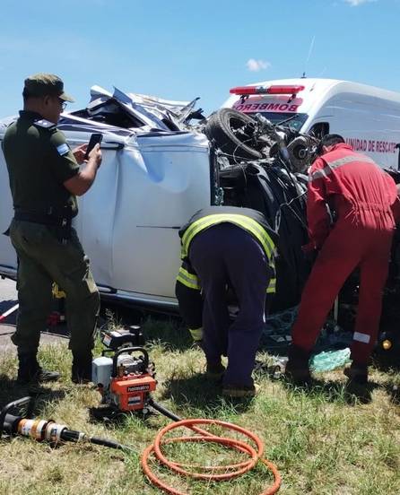 Corrientes: un hombre murió tras el choque entre un automóvil y un camión en la Ruta 12