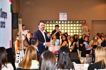 Valdés abrió el Encuentro de Áreas Mujer de Corrientes