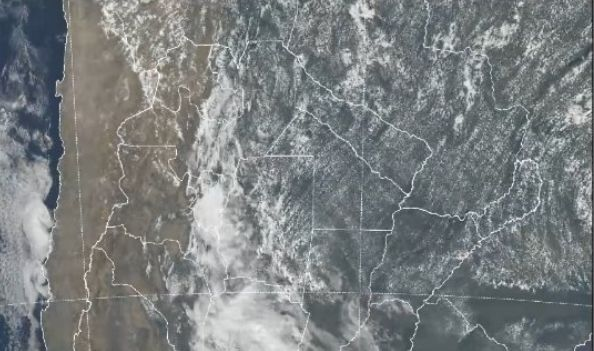Alerta por una masa de aire tropical que mantendrá el calor extremo en Corrientes y el NEA