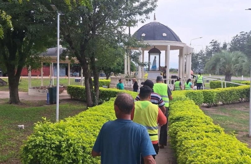Emotiva llegada de ciclistas de San Luis del Palmar y multitudinario Vía Crucis en Itatí
