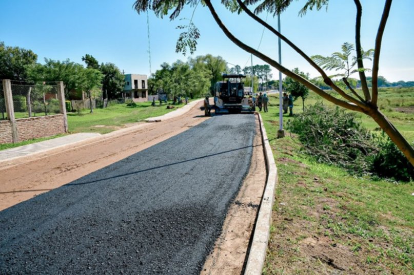 Histórica obra en Saladas: comenzó la pavimentación del Paseo Costero 
