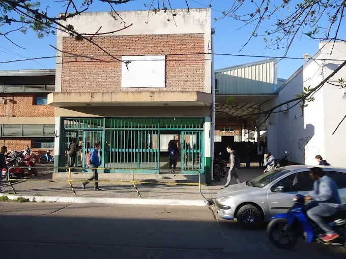 “Voy a salir del baño y los voy a matar”: fuerte amenaza en una escuela técnica de Goya- “Voy a salir del baño y los voy a matar”: fuerte amenaza en una escuela técnica de Goya