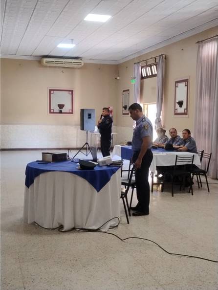 Stunts y seguidores: capacitaron a cientos de policías para frenar a las motos sin control