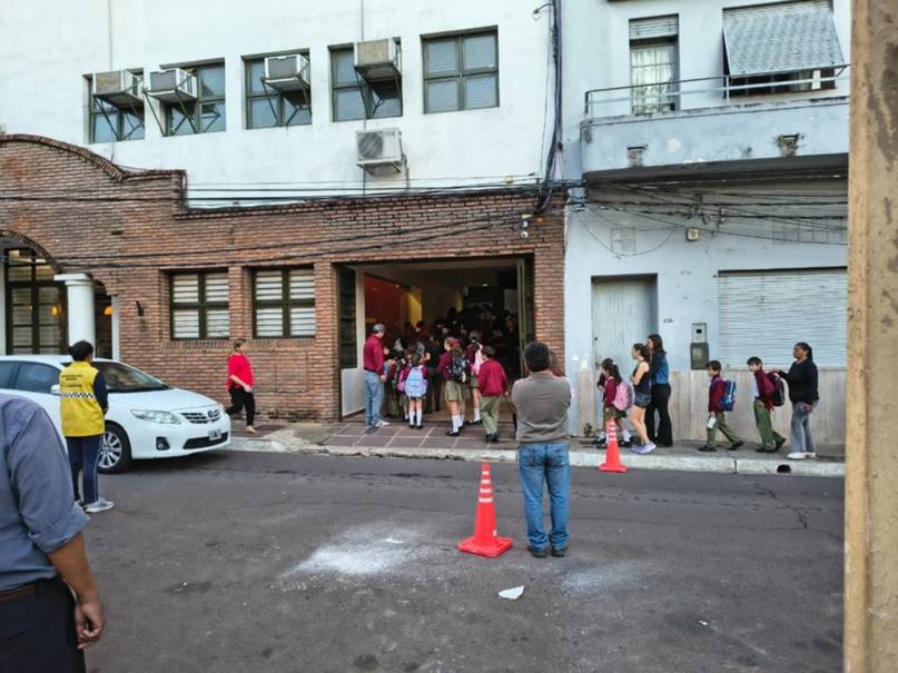 Alarma en colegios de Corrientes por amenazas simultáneas de tiroteos: interviene la Policía 