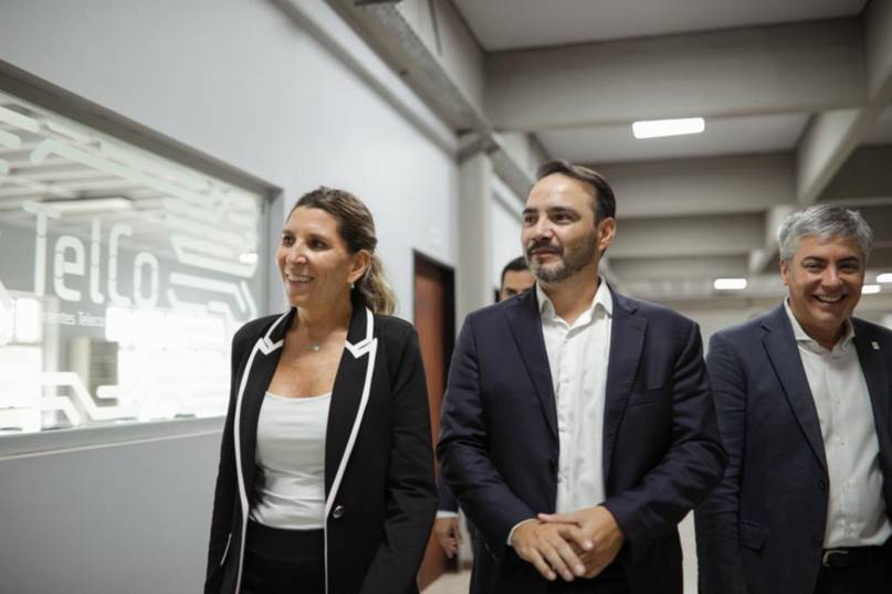 Juan Pablo Valdés firmó acuerdo con Amazon: capacitaciones gratuitas en IA y