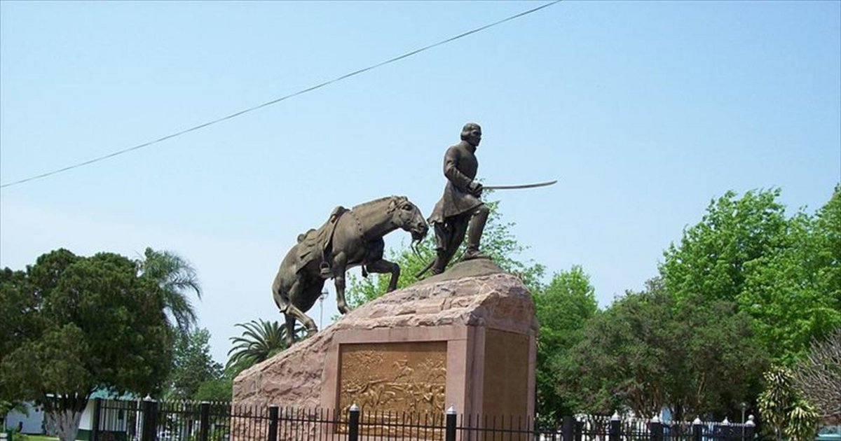 Plaza Laguna Brava (6 De Mayo)