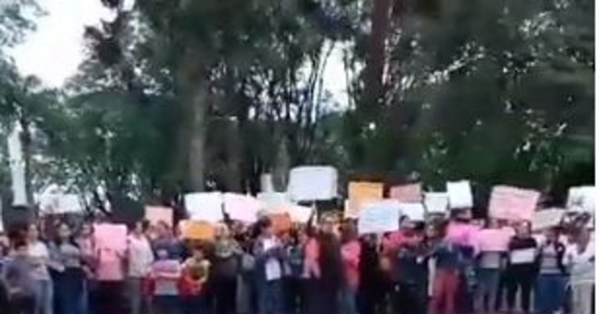 Masiva marcha pidiendo justicia por el crimen de la periodista ...