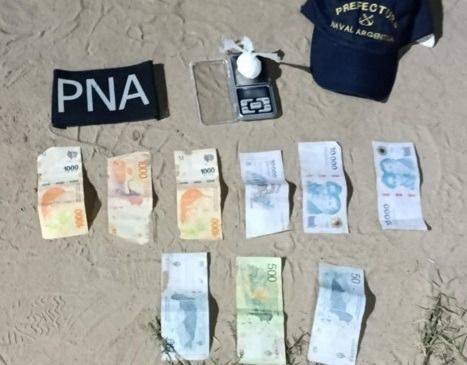 Atraparon con cocaína a un hombre que intentó escapar en una moto- Atraparon con cocaína a un hombre que intentó escapar en una moto