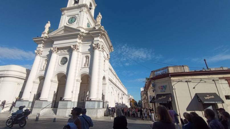 Más de 6200 correntinos llenaron de colores las calles por la Cruz de los Milagros