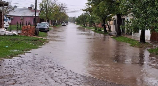  Emergencia hídrica en Santa Lucía: 20 familias afectadas por el desborde del río