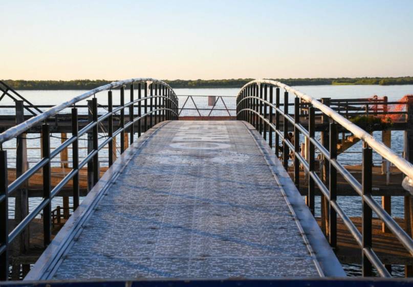 Construyen un nuevo puente peatonal que conectará con la zona del flotante