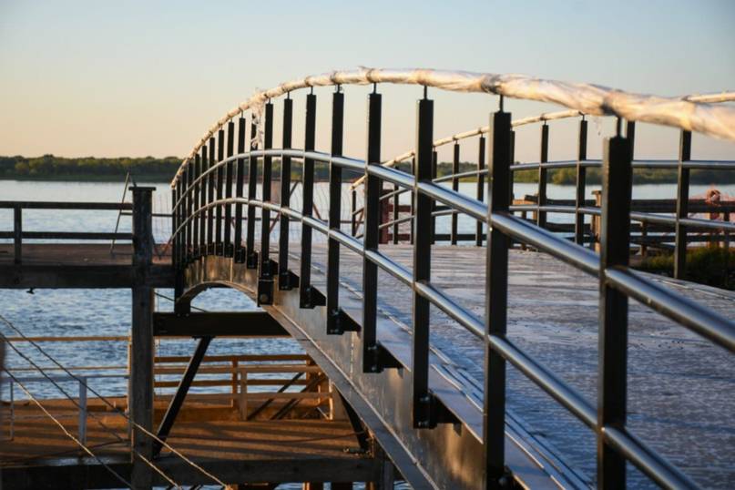 Construyen un nuevo puente peatonal que conectará con la zona del flotante