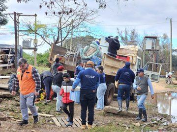 Paso de los Libres: evacúan a familias por la creciente del río Uruguay