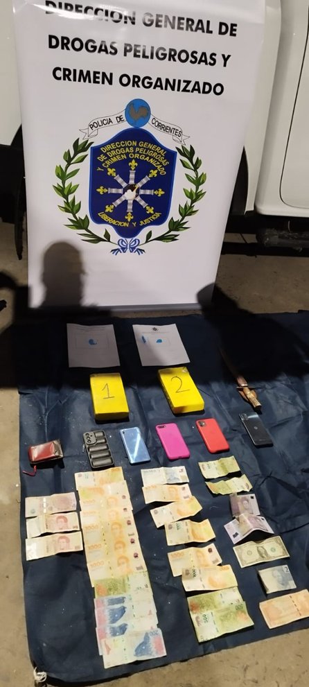 Corrrientes: detuvieron a cuatro personas por transportar cocaína con una niña de 4 años - Corrrientes: detuvieron a cuatro personas por transportar cocaína con una niña de 4 años