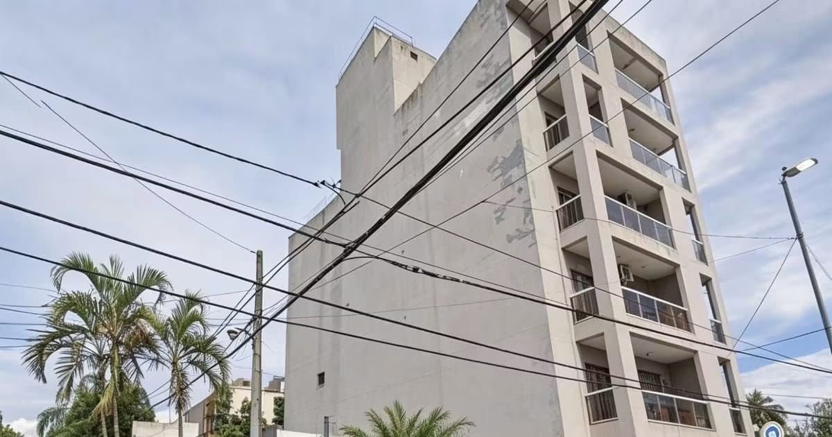 Corrientes: una joven está grave tras caer desde un cuarto piso