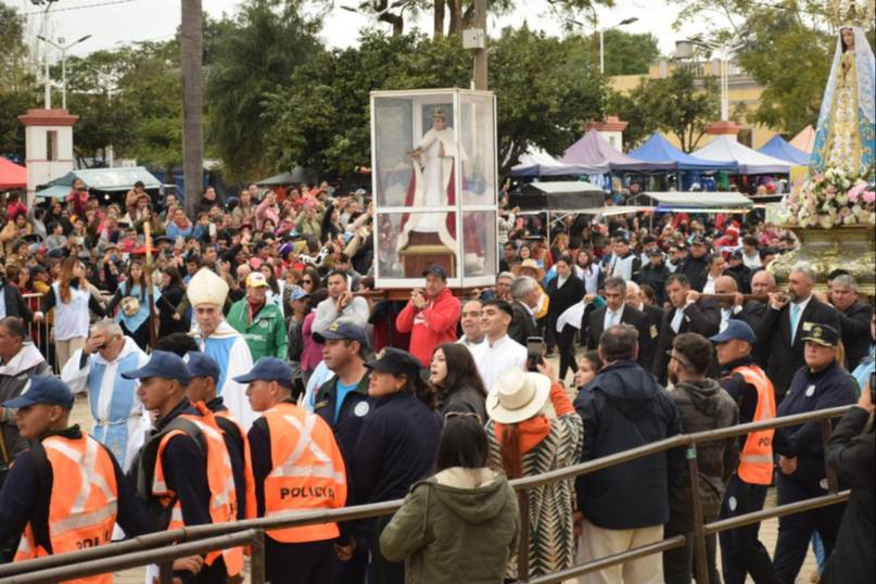 Peregrinos de San Luis del Palmar llegaron a la Basílica de la Virgen de Itatí