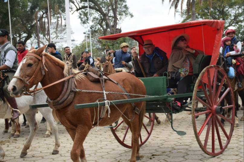 Peregrinos de San Luis del Palmar llegaron a la Basílica de la Virgen de Itatí- Peregrinos de San Luis del Palmar llegaron a la Basílica de la Virgen de Itatí