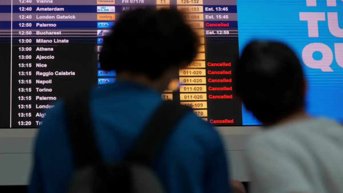 Caos en aeropuertos, trenes, hospitales y bancos por una falla informática a nivel mundial Caos en aeropuertos, trenes, hospitales y bancos por una falla informática a nivel mundial