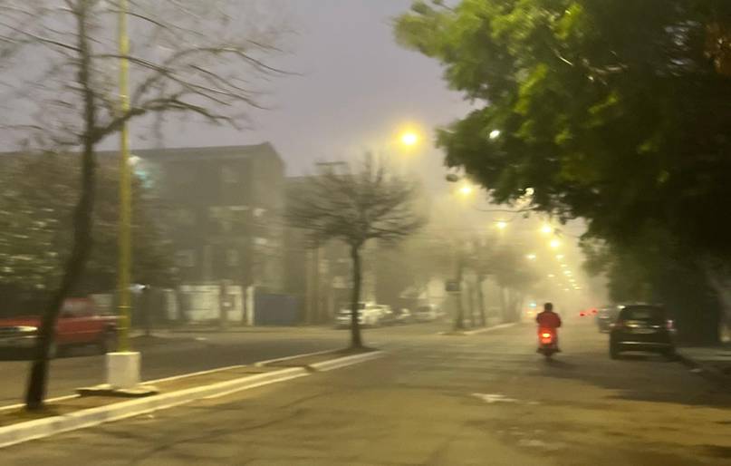Baja visibilidad: Corrientes amaneció cubierta de niebla - Baja visibilidad: Corrientes amaneció cubierta de niebla