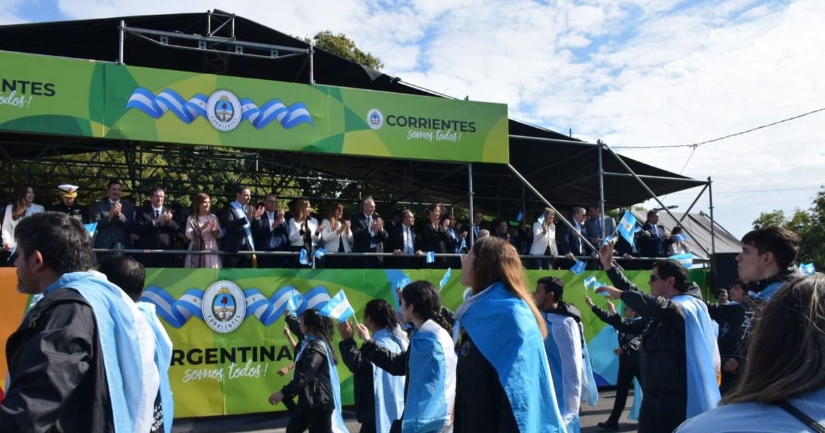 Desfile por el 9 de Julio en Corrientes: las fotos del día patrio | El ...