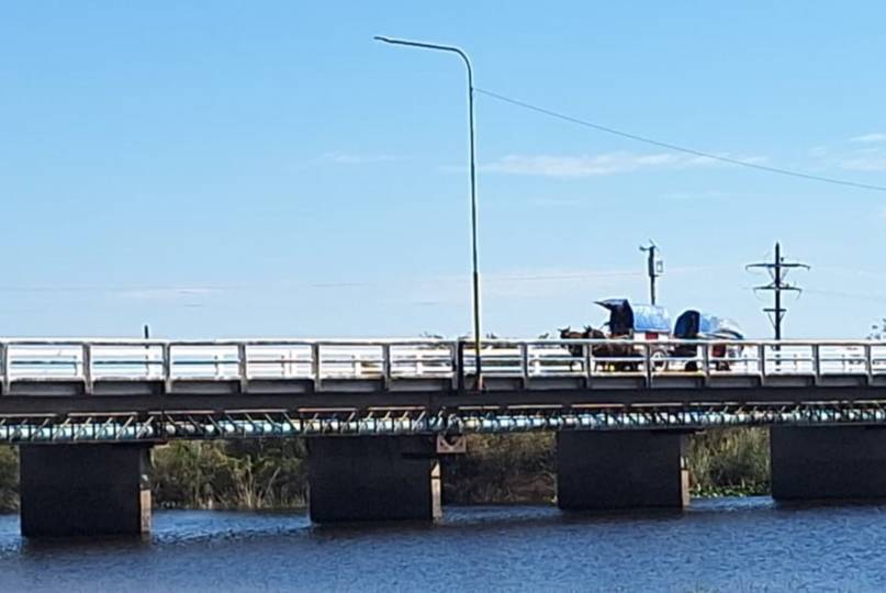 A caballo, carretas, bici y a pie, se trasladan los fieles a la Basílica de Itatí 