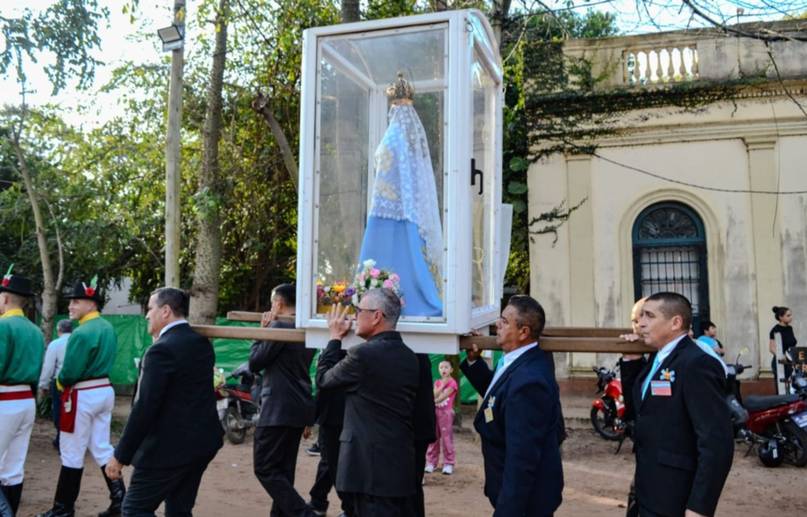 Santa Ana celebra a su patrona con misa, procesión y alistan un desfile de jinetes