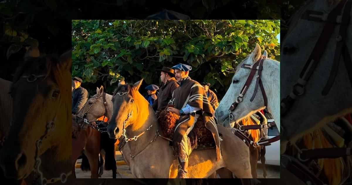 A caballo, el gobernador se sumó a la histórica 126° peregrinación a la Basílica de Itatí