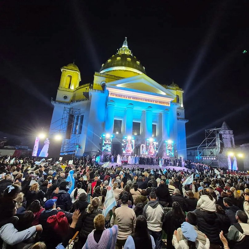 Virgen de Itatí: miles de peregrinos celebran el Día de la Coronación Pontificia- Virgen de Itatí: miles de peregrinos celebran el Día de la Coronación Pontificia