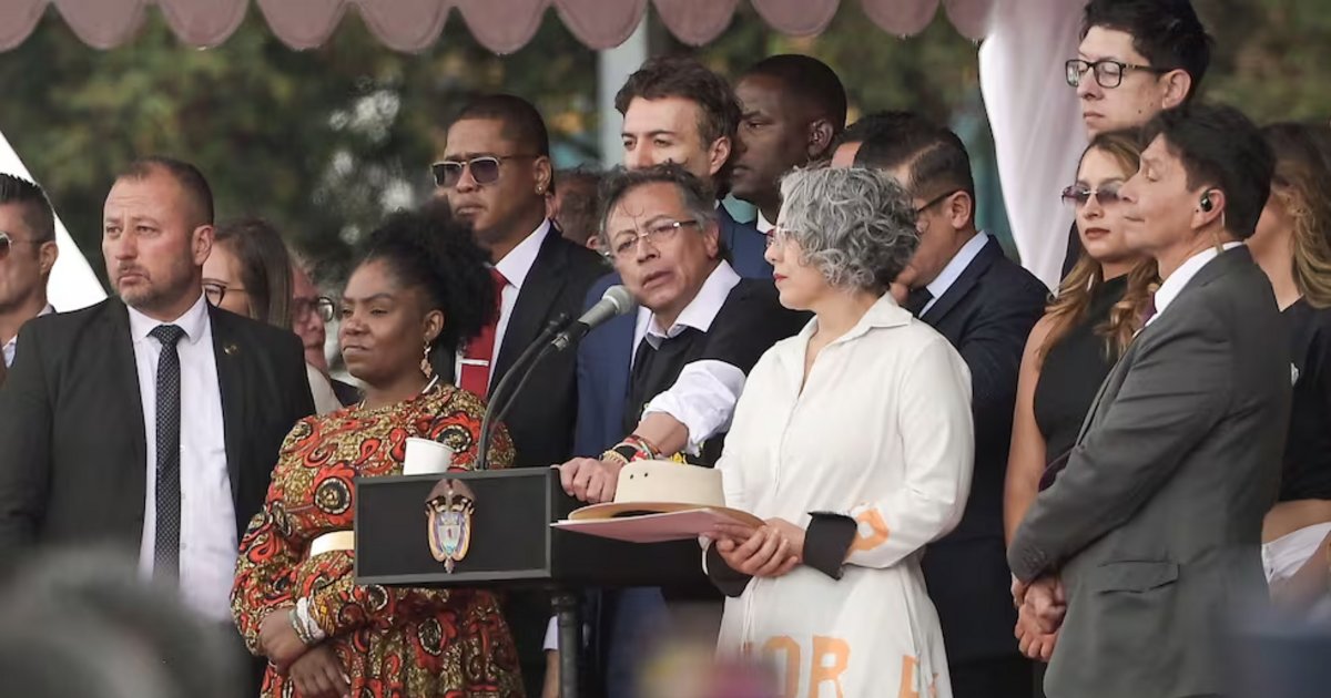 Colombia: Petro aseguró en su último discurso que es una despedida "transitoria" | El Litoral