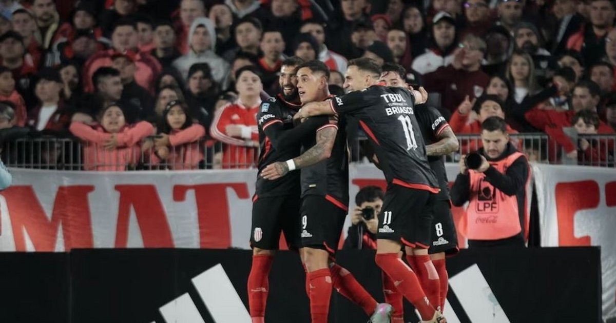 Barracas le dio otro golpe a River