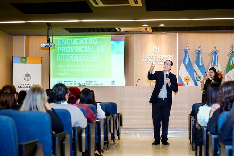 Capital: 170 directores de CDI y Adultos Mayores se capacitan en gestión y liderazgo
