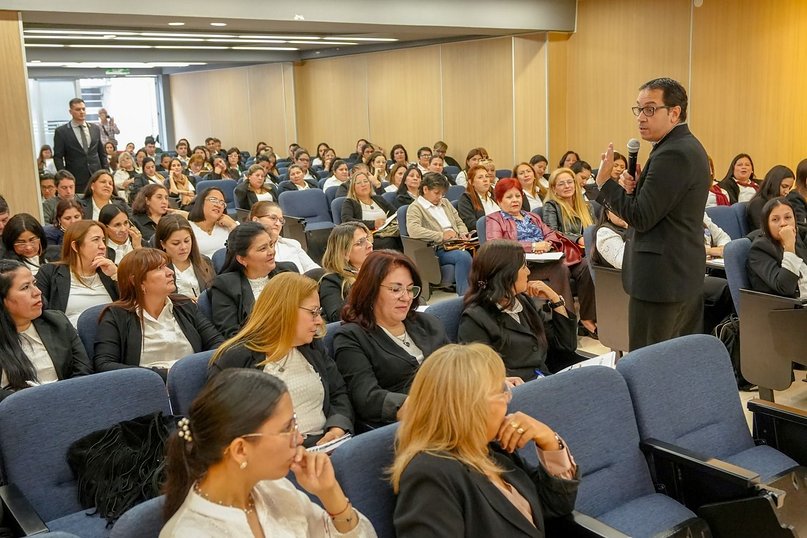 Capital: 170 directores de CDI y Adultos Mayores se capacitan en gestión y liderazgo