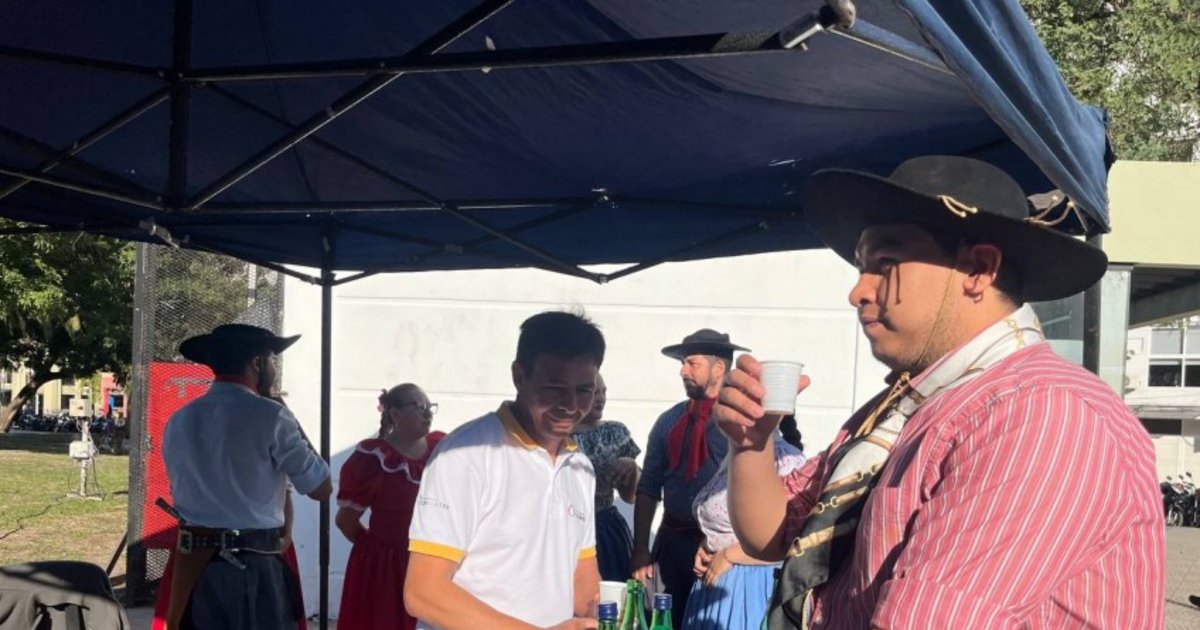 Agosto comienza con una tradición bien correntina: dónde darán caña con ruda gratis