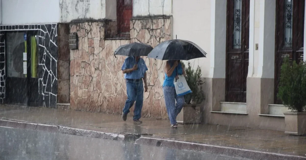 Tras una jornada calurosa, rige alerta naranja y amarilla por tormentas en Corrientes