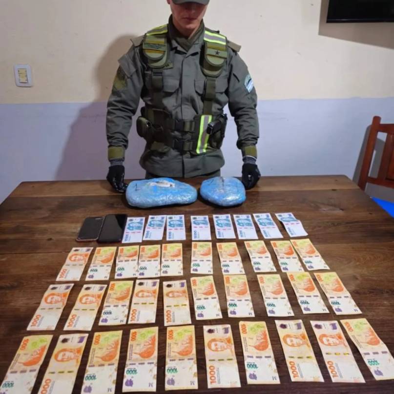 Viajaban en colectivo con marihuana escondida en el cuerpo 