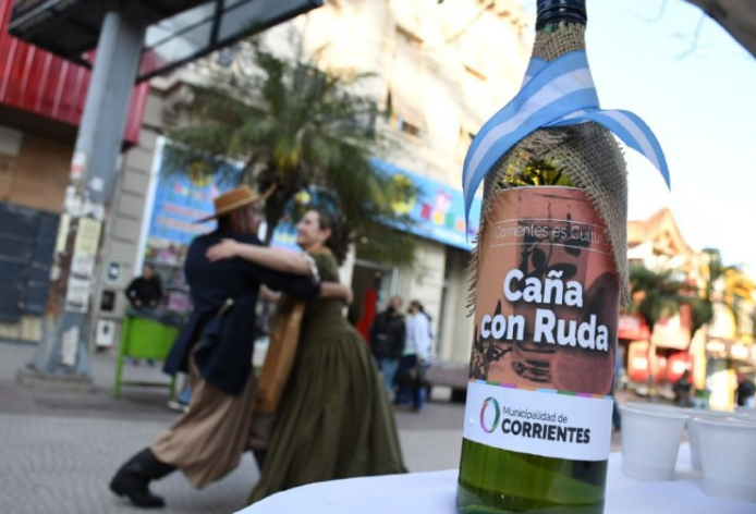 ca%C3%B1a%20en%20corrientes CAÑA CON RURA: POR QUÉ SE TOMA EL 1° DE AGOSTO EN CORRIENTES Y CÓMO PREPARARLA