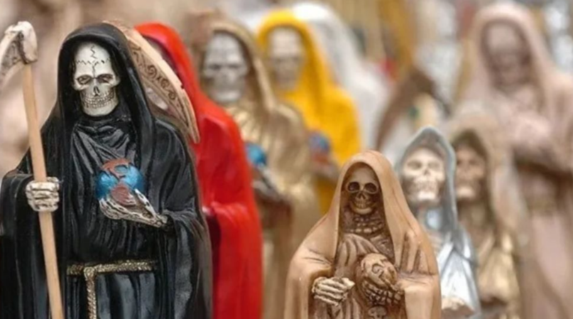 ffffffff LAS DOS VERSIONES DE SAN LA MUERTE: POR QUÉ SE LO CELEBRA EN CORRIENTES