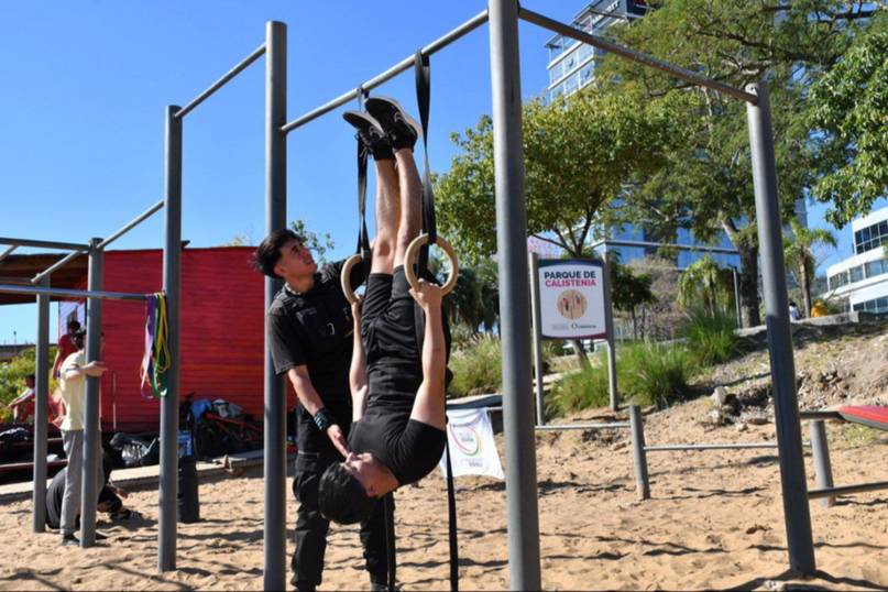 Playa Arazaty: la municipalidad ofrece clases gratuitas de Calistenia 