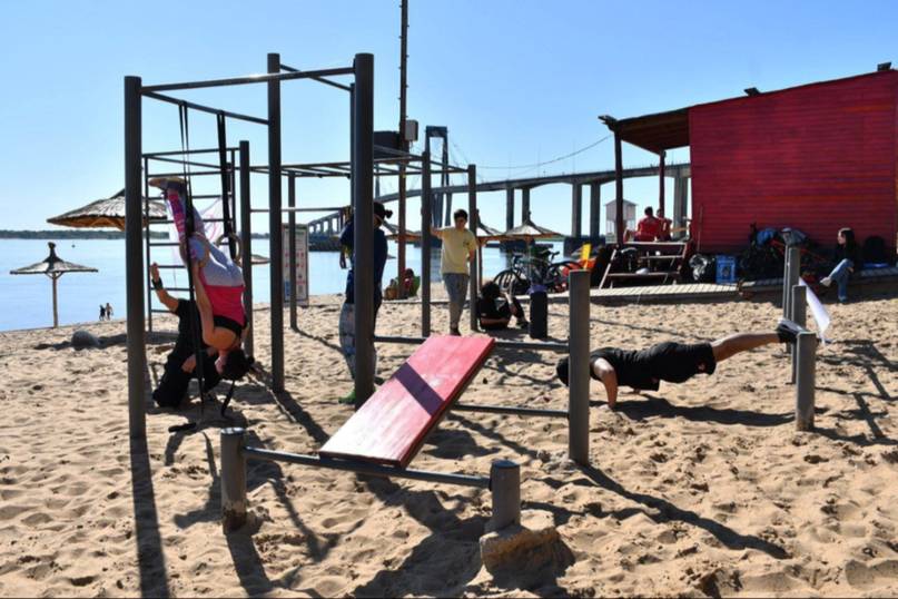 Playa Arazaty: la municipalidad ofrece clases gratuitas de Calistenia 
