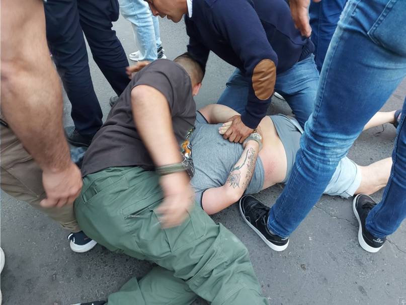 Corrientes: escrache a Karina Milei y Martín Menem que caminaron una cuadra de la peatonal- Corrientes: escrache a Karina Milei y Martín Menem que caminaron una cuadra de la peatonal