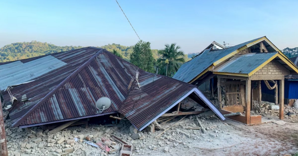 Un terremoto de magnitud 7,7 sacudió la costa de Indonesia y dejó al menos 38 muertos