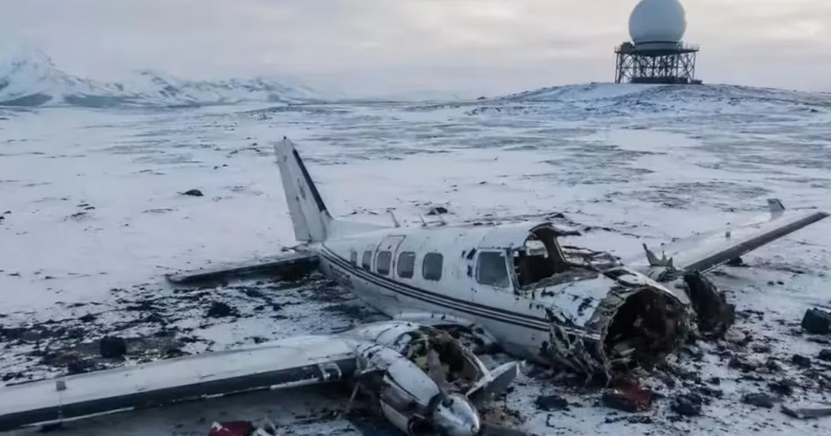 Se estrelló un avión chárter al aterrizar en una base de Alaska: murieron ocho personas