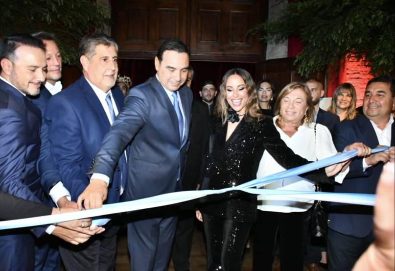 Para federalizar el arte, Valdés reabrió el Centro Cultural Esquina