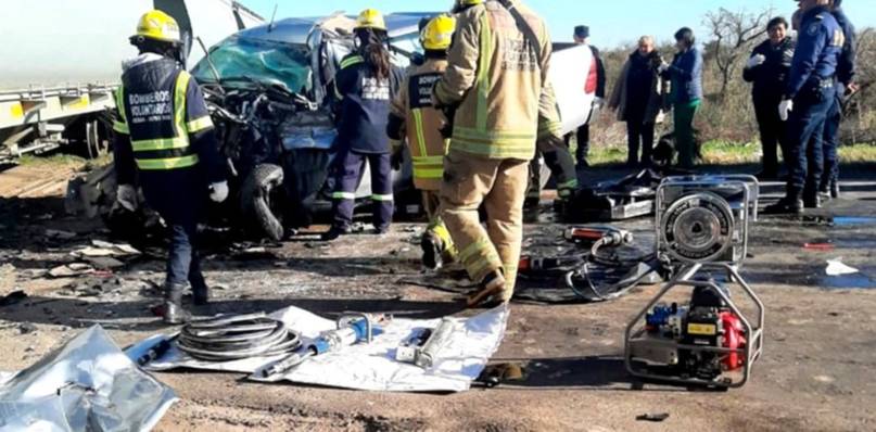 Amigos que viajaban a Corrientes chocaron contra un tren de carga: tres muertos- Amigos que viajaban a Corrientes chocaron contra un tren de carga: tres muertos
