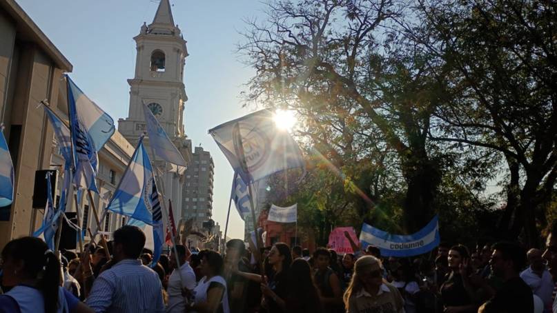 Marcha Federal: Corrientes vivió una jornada histórica en defensa de la educación pública- Marcha Federal: Corrientes vivió una jornada histórica en defensa de la educación pública